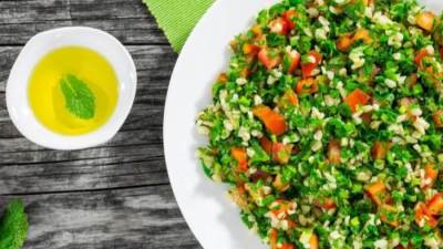 طريقة عمل التبولة اللبنانية اللذيذة