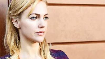 شاهد .. مريم أوزرلي تبرز أنوثتها بإطلالة جريئة