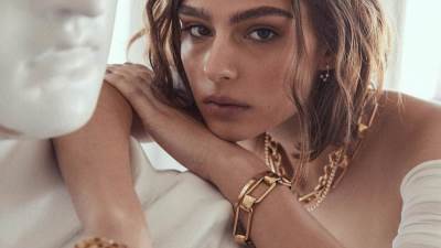 السلسلة في أشكال مبتكرة أحدث كولكشن لمجوهرات روزي 