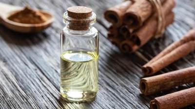 للحصول على بطن مسطح .. استخدمي زيت القرفة!