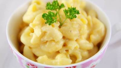 طريقة عمل مكرونة بالجبنة بالميكرويف!