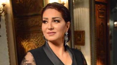 بعد واقعة القطار .. وفاء عامر عن سيدة القطار: لو أعرف مكانها أروح أبوس أيدها