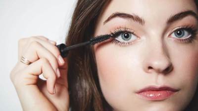 المسكارا .. لرموش طويلة وعيون واسعة