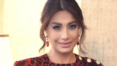  بسمة وهبة تتسوق فى لندن بشورت جينز