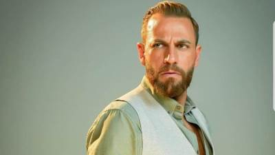 بالصورة .. نيقولا معوض يتغزل فى أصالة