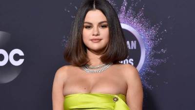 بالفيديو .. ما الذى يجمع سيلينا جوميز وجون ليجند مع ليوناردو دى كابريو؟