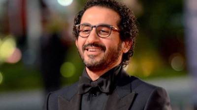 بالصورة .. أحمد حلمي يقدم نصيحة لمتابعيه للتخلص من الحر!