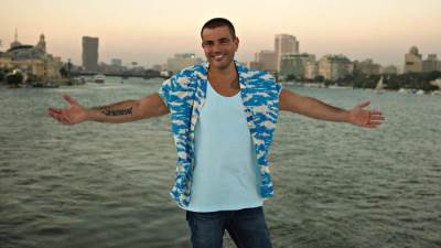 من جديد .. عمرو مصطفى يهاجم عمرو دياب في يوم ميلاده