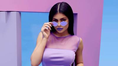 بالصورة .. هدية كايلي جينر الفاخرة لكاردى بى فى عيد ميلادها الـ 28