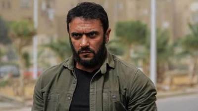 بالفيديو .. روح عشماوي تتلبس العوضي في جنارة محمود يس