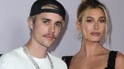 بالكمامة .. جاستين بيبر وهايلى بالدوين في شوارع نيويورك