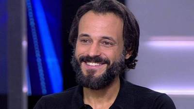 شاهد .. العوضي وياسمين عبدالعزيز بصحبة يوسف الشريف