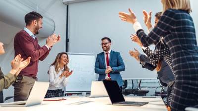  تعرف على إتيكيت التعامل مع الآخرين