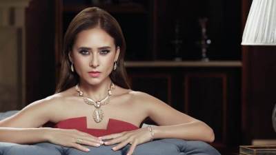 نيللي كريم تثير الجدل بالأسود