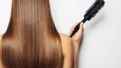 طريقة طبيعية لفرد شعرك فى المنزل