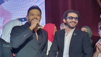 محمد حماقي يُهدي أحمد حلمي هدية خاصة في عيد ميلاده