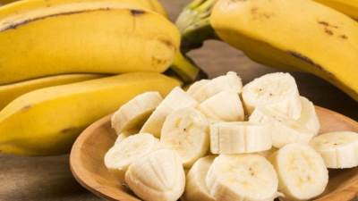 وصفات طبيعية من قشر الموز للعناية بالبشرة .. تعرفي عليهم