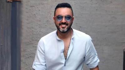 عودة الفنان حاتم فهمى بكليب جديد بعنوان "تقيل وهادى" .. إليكِ التفاصيل