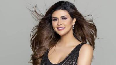 سلمى رشيد تبرز رشاقتها بإطلالة شتوية