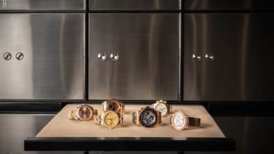 بالصور .. داخل هذه الخزنة يحتفظ أثرياء دبي بمقتنياتهم الثمينة