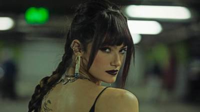 تعرفي على سعر فستان تارا عماد الفخم في مهرجان القاهرة السينمائي