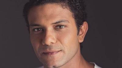 بالسيلفي .. آسر يس يخطف قلوب محبيه مجدداً