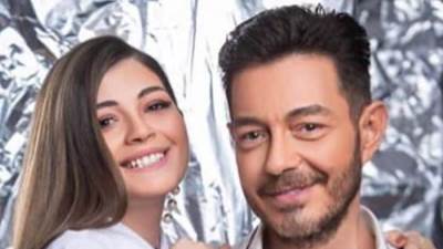 شاهدي .. أحدث جلسة تصوير لأحمد زاهر وابنتيه