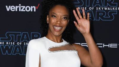 من هي المرشحة الأكثر قربا لتجسيد دور ويتنى هيوستن فى I Wanna Dance With Somebody؟ 