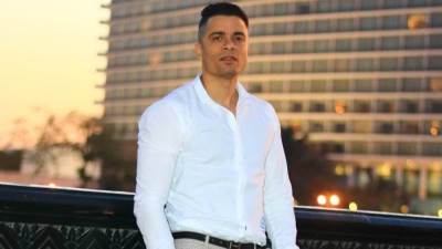 حسن شاكوش في احدث لوك له بشعر يشبه العرائس.. شاهد