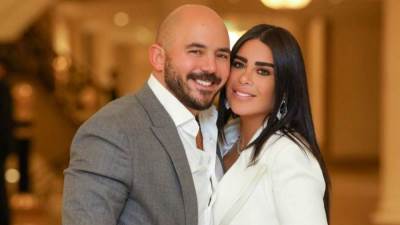 محمود العسيلي يحتفل بالذكرى الأولى لزواجه بحذف صورته!