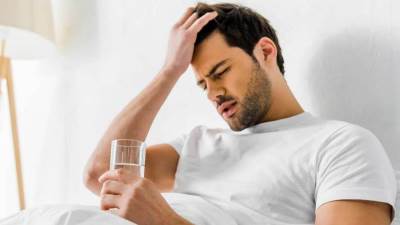 أراد أن يعالج الكورونا فأصيب بالتسمم .. تعرفي على التفاصيل