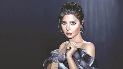 باللون البينك .. شمس الكويتية تخطف القلوب 