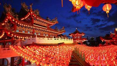 بالفيديو .. الصين تبني حاملة طائرات ثلجية