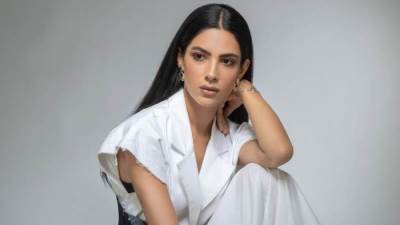 هدى المفتى تبهر متابعيها بلوك شعر أحمر