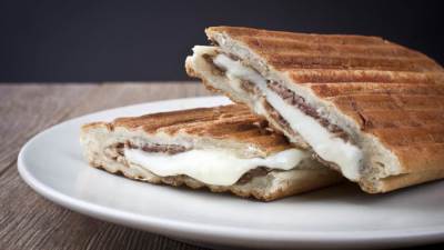 طريقة عمل حواوشي بالجبنة