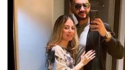 بعد مرور أسبوع.. نادر حمدي ينشر صورة لزوجته بـ"جامبسوت"