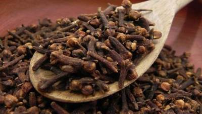 قرفه وتوت وسمسم الأبرز.. مشروبات طبيعية لتنشيط البويضات الهرمونية