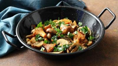 طريقة عمل صوص المشروم للستيك