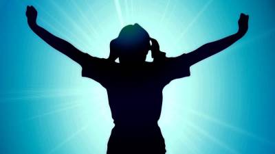 دائما افقد القدرة على الثقة بنفسي ولا أستطيع أن أتقبل شكلي وعيوبي وأواجه نفسى كثيرا هل لديكم الحل؟