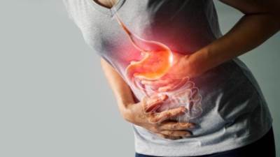 طبيب يحذر من خطورة الحرقة في المعدة