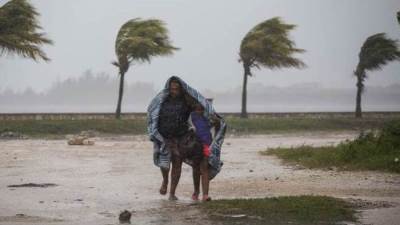 بعد انخفاض درجات الحرارة.. طبيب يقدم نصائح لمرضى الحساسية