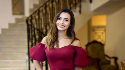 كارمن سليمان وزوجها داخل منزل حسين الجسمي