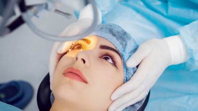 هل عملية الليزك تسبب العمى؟.. وما أبرز مضاعفاتها؟