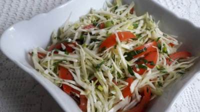 سلطة الملفوف والكايل لجسم رشيق وصحة أفضل