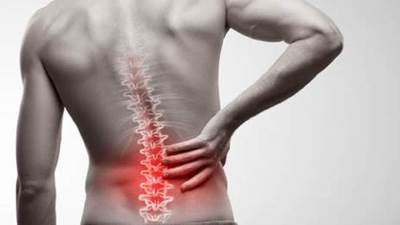 للعاملين من المنزل.. نصائح لتجنّب آلام الظهر