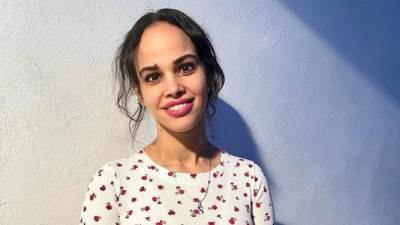 ابنة عمرو دياب تتألق بإطلالة كاجوال