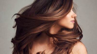 3 طرق لفرد شعرك بشكل طبيعي .. جربيها