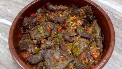 طريقة عمل طاجن الكبدة بالطماطم