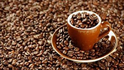 لمدمني القهوة والسجائر.. كيف تتخطى أول أسبوع في رمضان