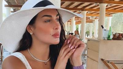 ياسمين صبرى تثير الجدل بـ روب ستان